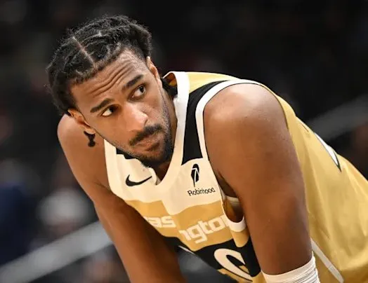 萨尔谈进步：更高效更聪明更强硬，从新秀赛季中学习成长