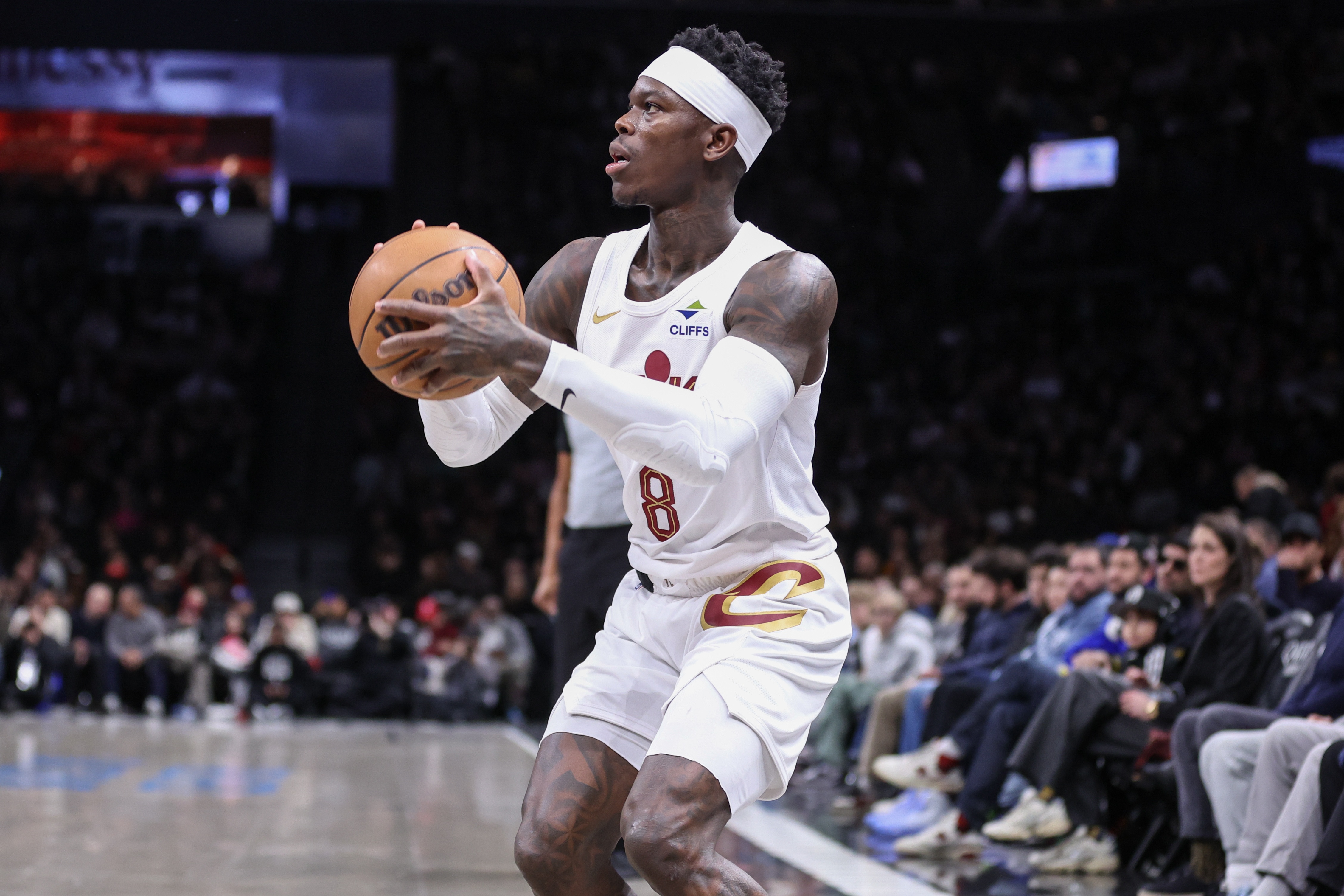 体育直播-帕森斯：季后赛哈登&amp;米切尔被限制时 施罗德能控球&amp;创造进攻机会