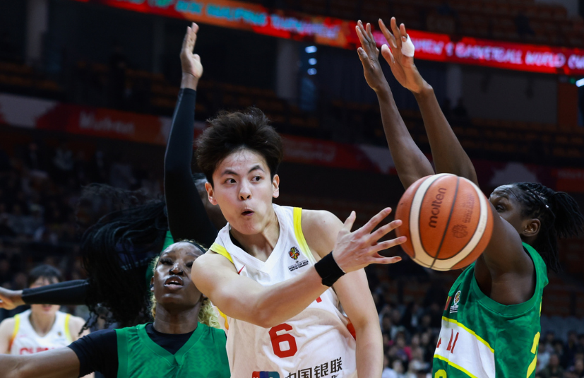 官方网站-女篮队长首秀！杨舒予14+5+7扮攻传核心 7助攻全场最高